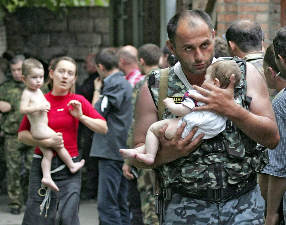 La strage nella scuola di Beslan, 10 anni fa – Foto La strage nella scuola di Beslan, 10 anni fa – Foto