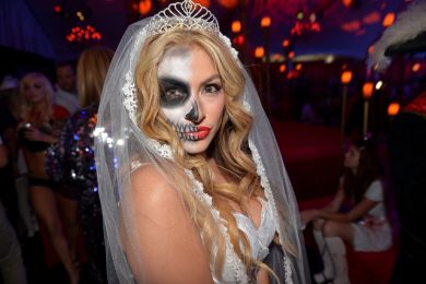 Halloween con le conigliette di Playboy
