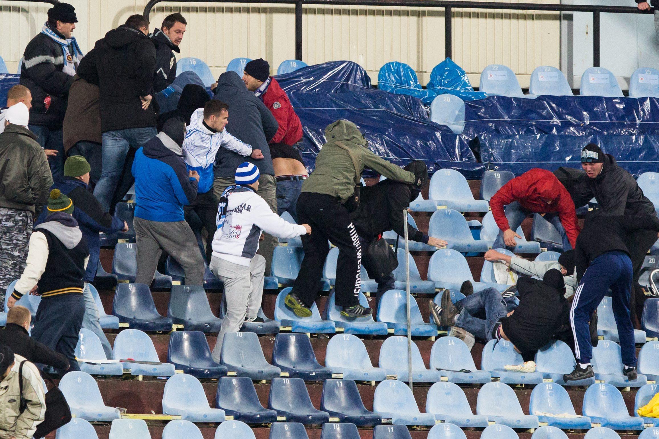 Allarme ultras in Europa: un giovedì di violenza negli stadi