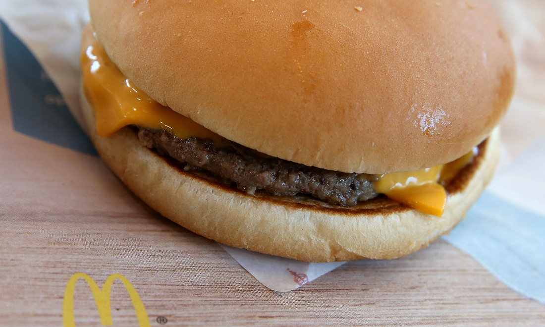 Coca Cola e McDonald’s in difficoltà: la crisi del junk food Coca Cola e McDonald’s in difficoltà: la crisi del junk food