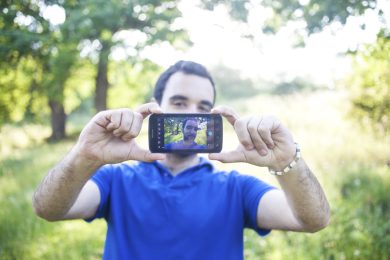 Dating online: fare colpo con un video