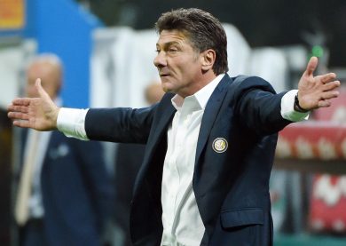 La notte di Mazzarri: fischi, espulsione e un inutile 2-2