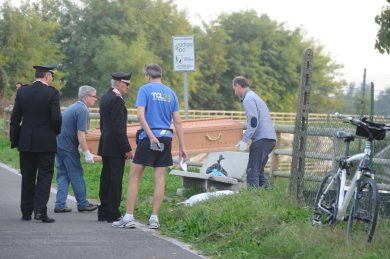 La triste storia del nonno morto con il nipotino