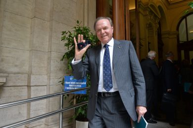 Ennio Doris comprerà azioni Mediolanum