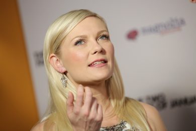 No ai selfie: c’è chi dice basta all’autoscatto social