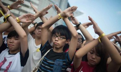 La polizia di Hong Kong arresta due leader di Occupy Central