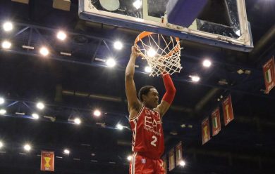 37 punti di Brooks: a Milano il derby contro Varese