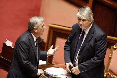 Dimissioni in bianco, cosa deve fare il governo