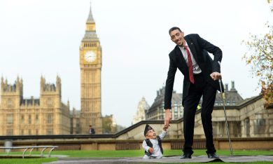L’uomo più alto e l’uomo più basso del mondo