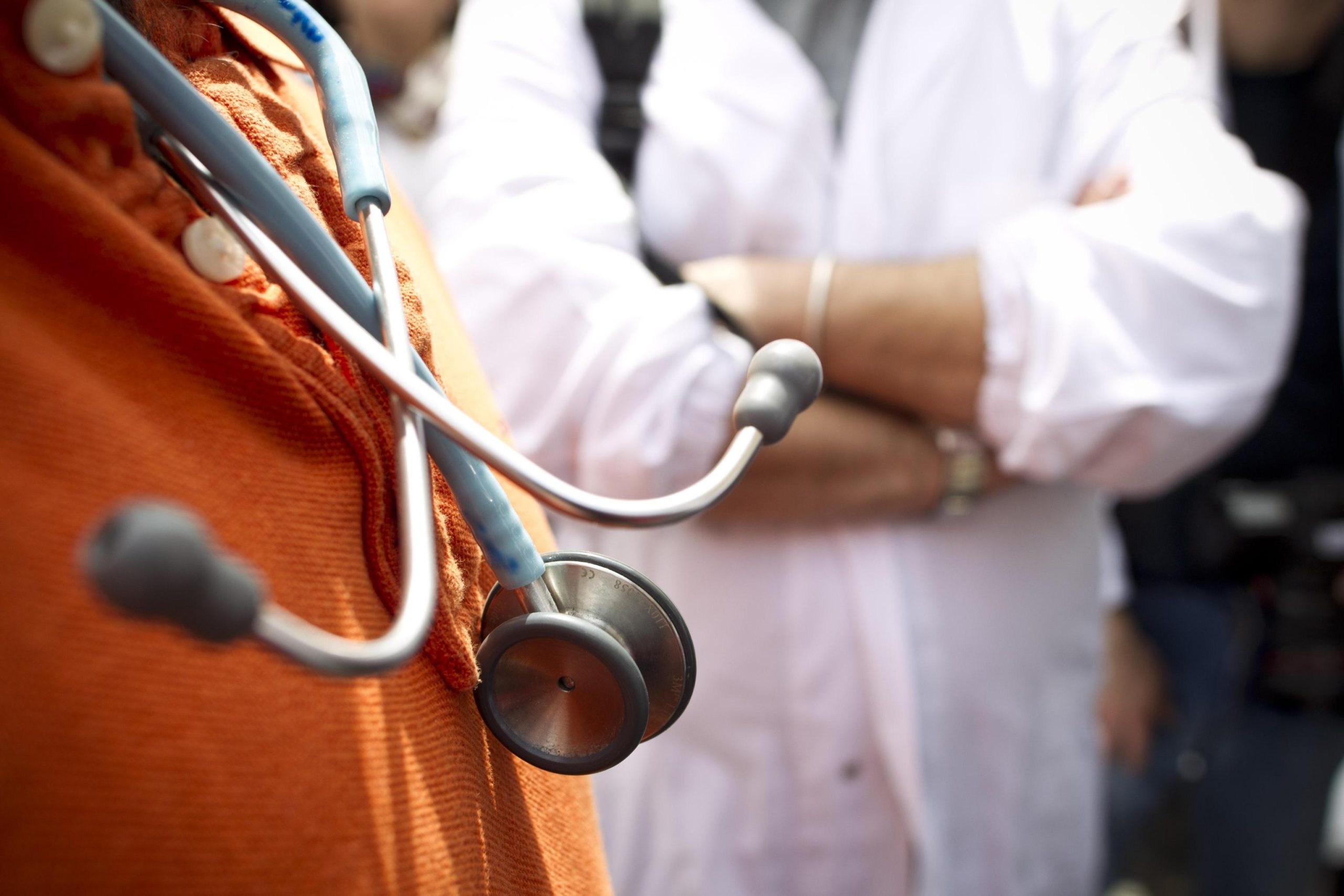 Aumentano le aggressioni ai medici: colpa delle droghe del web