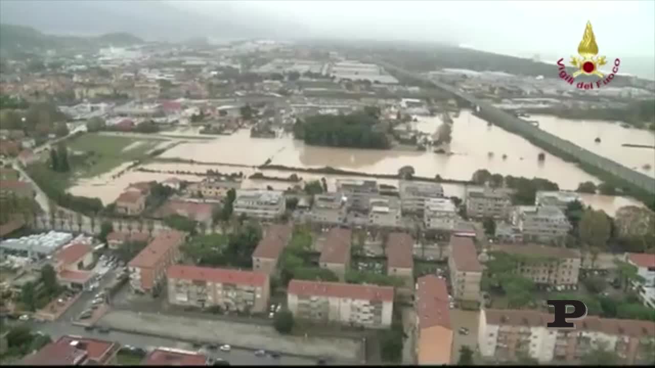 Alluvione a Carrara, le immagini dall’elicottero