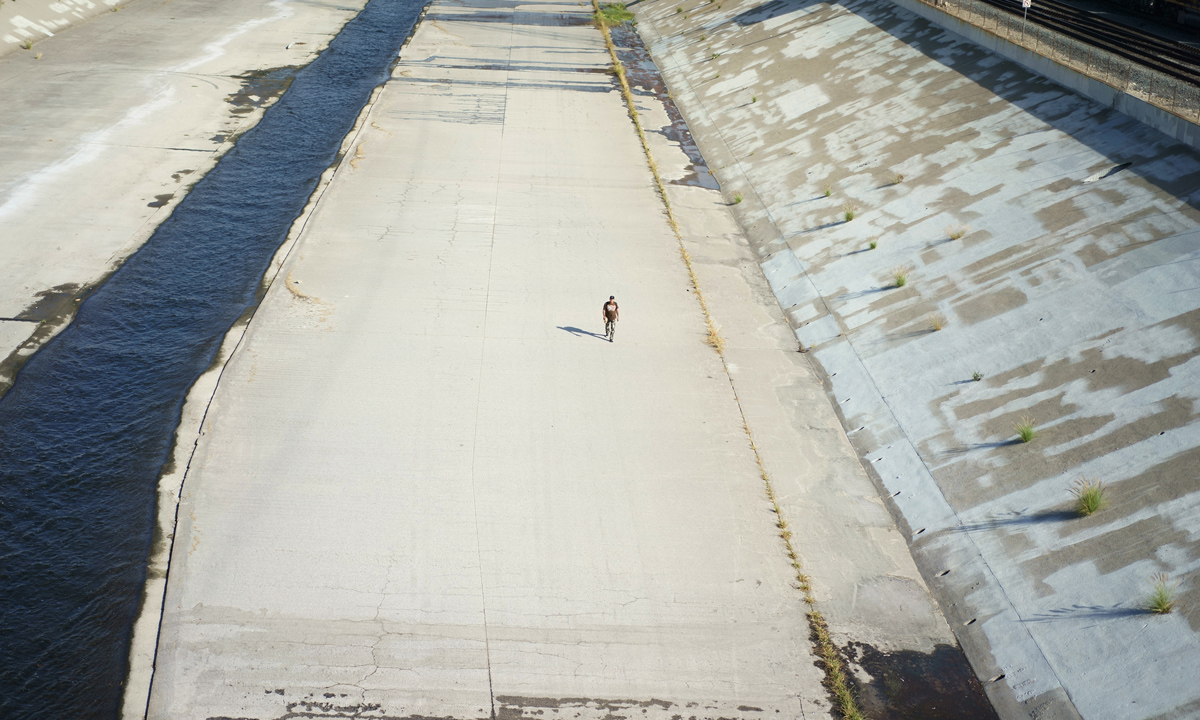 Il letto di cemento del Los Angeles River Il letto di cemento del Los Angeles River