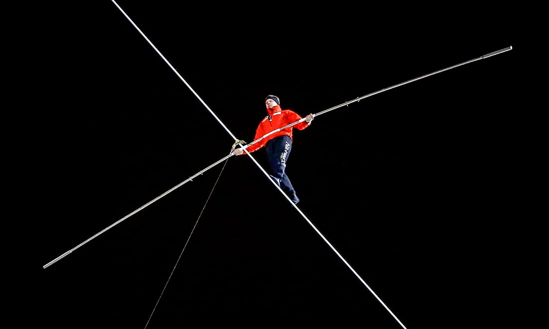 Nik Wallenda sulla fune fra i grattacieli a Chicago – Foto