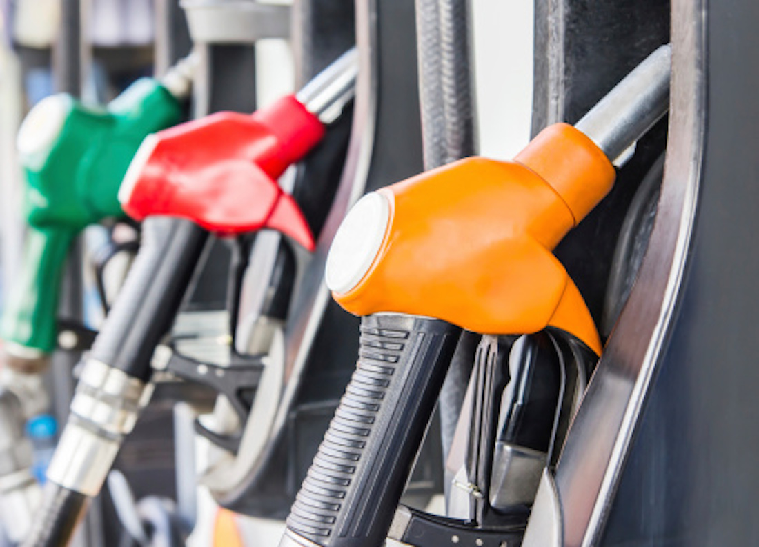 Quanto si può risparmiare con il petrolio ai minimi