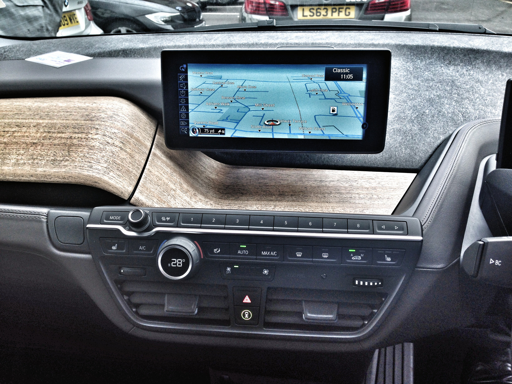 L’auto del futuro si parcheggia con lo smartwatch
