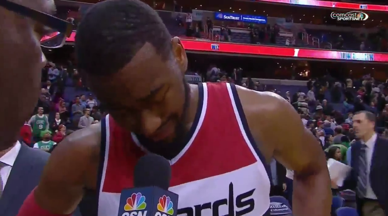 Nba: Wall vince e piange per la tifosa scomparsa – video Nba: Wall vince e piange per la tifosa scomparsa – video