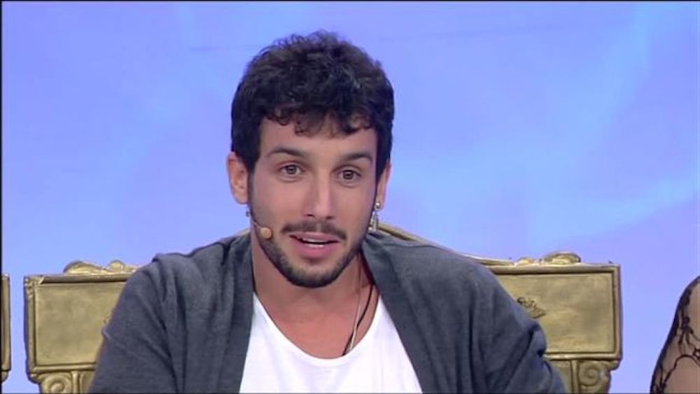 Uomini e Donne: Jonás conteso tra Rama e Noemi Uomini e Donne: Jonás conteso tra Rama e Noemi