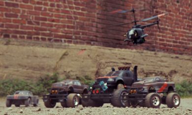 Auto e droni, la battaglia è epica