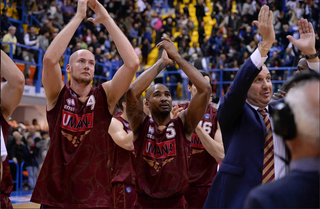 8a Serie A: Venezia è in testa da sola 8a Serie A: Venezia è in testa da sola