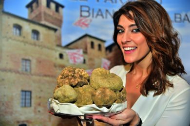 Non solo Salvini – Isoardi: le coppie “miste” politica, spettacolo