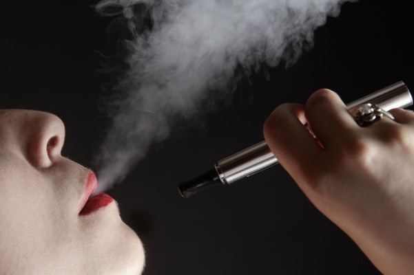 Sigarette elettroniche, le nuove tasse mettono a rischio il settore Sigarette elettroniche, le nuove tasse mettono a rischio il settore