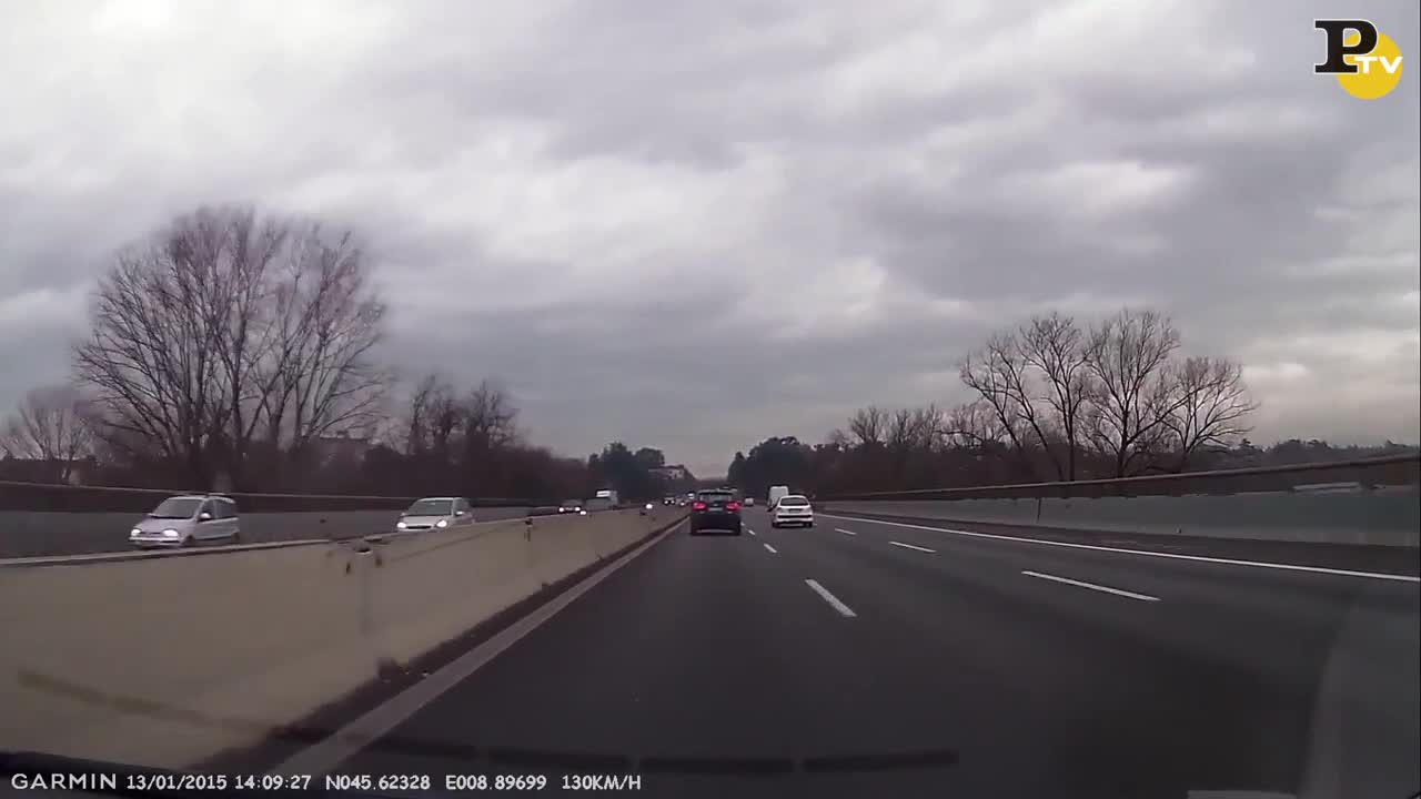 Auto contromano in autostrada Auto contromano in autostrada