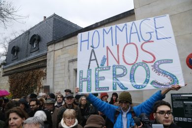 L’ultimo saluto agli autori di Charlie Hebdo