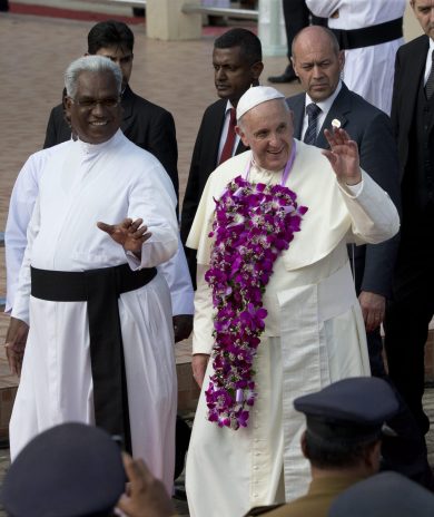 Sri Lanka: il Papa tra le vittime della guerra