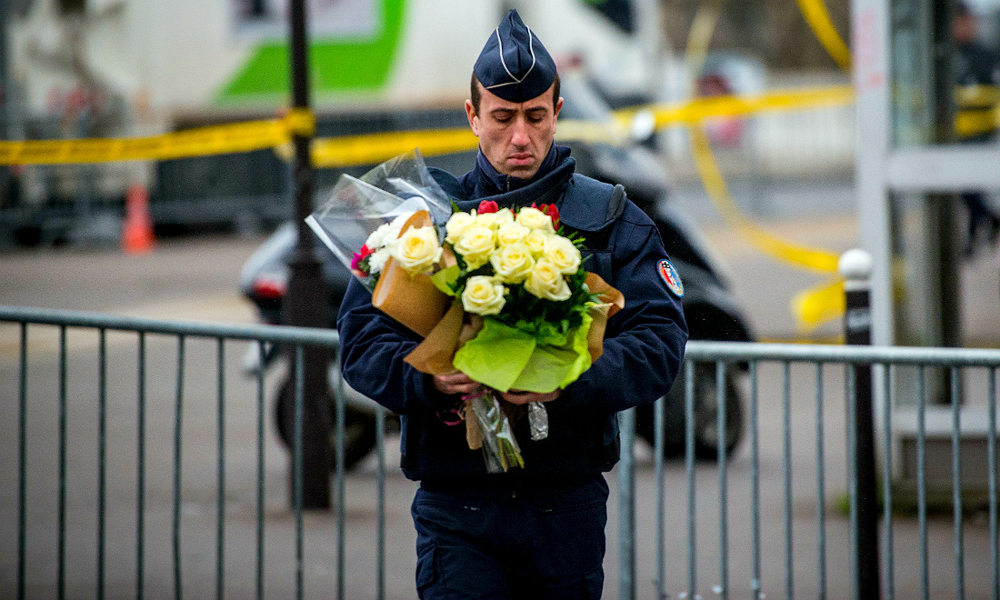 Francia sotto choc ma pronta a reagire Francia sotto choc ma pronta a reagire