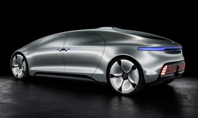 Mercedes-Benz F 015, l’auto gentile che si guida da sola