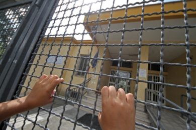 Bambino di 8 anni venduto per 30 mila euro