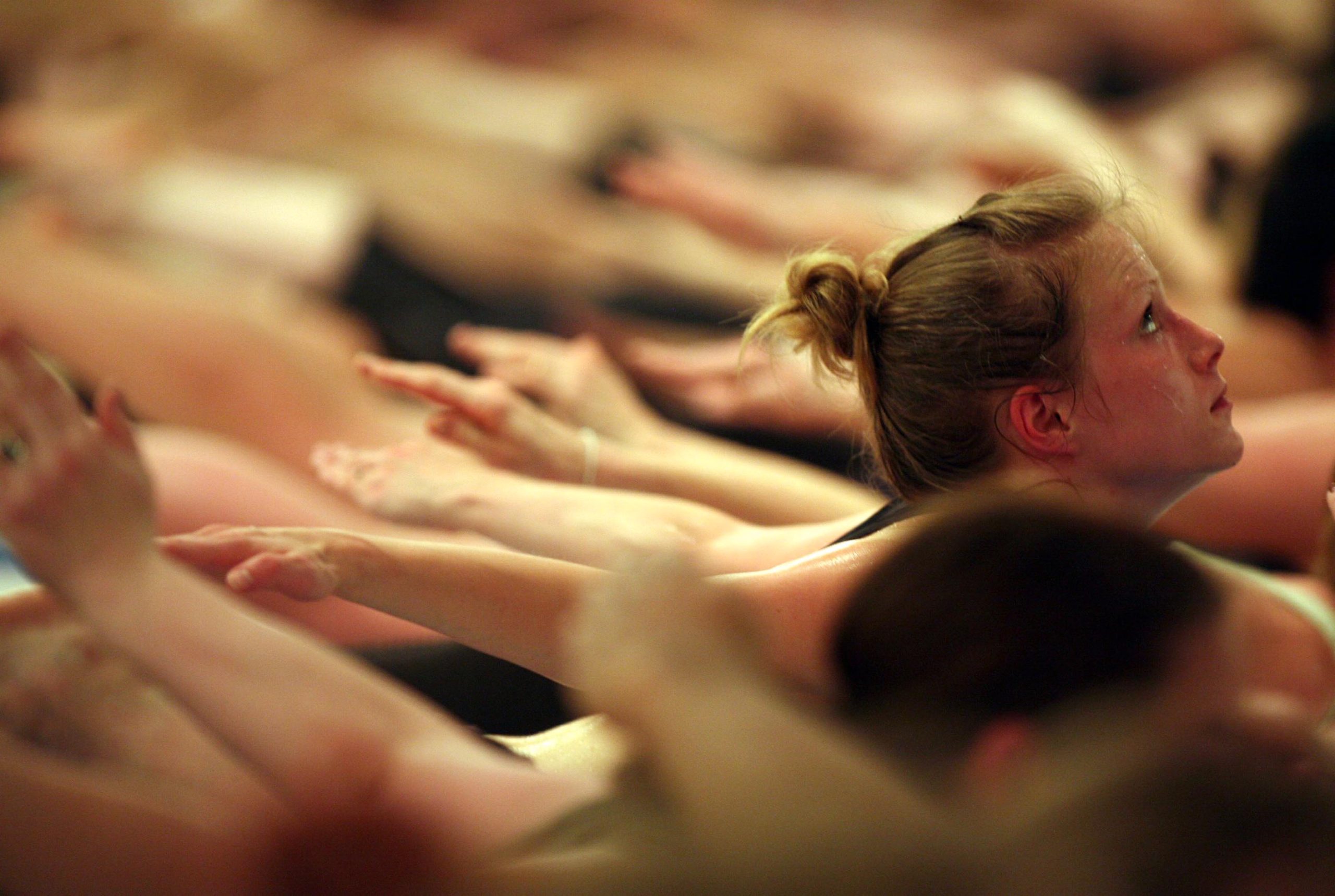 Accuse di stupro per il guru del Bikram, lo yoga “hot” Accuse di stupro per il guru del Bikram, lo yoga “hot”