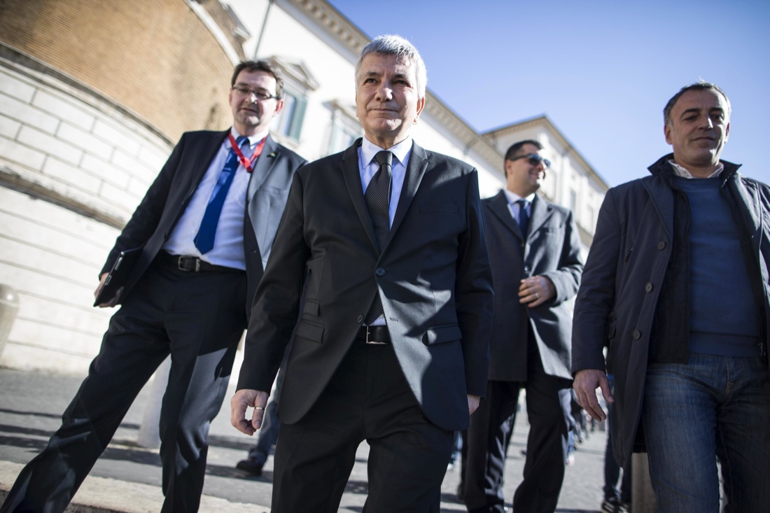 Gli appelli di FI e Sel a Sergio Mattarella Gli appelli di FI e Sel a Sergio Mattarella