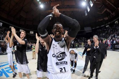 Serie A: Milano arriva a +6, Hazell (Bologna) a 33