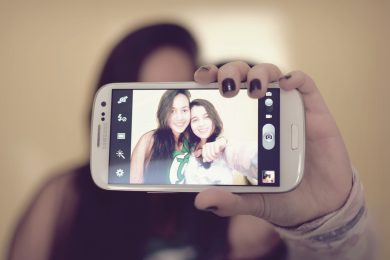 Il lato oscuro delle selfie: per gli psicologi denotano insicurezza