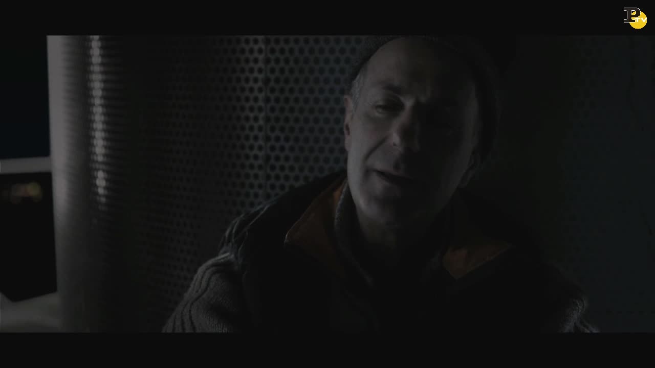 Patria, estratto del film: “Sai perché avete sempre odiato Berlusconi?”