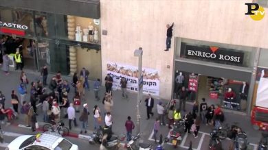 Israele: l’illusionista “sospeso” per aria