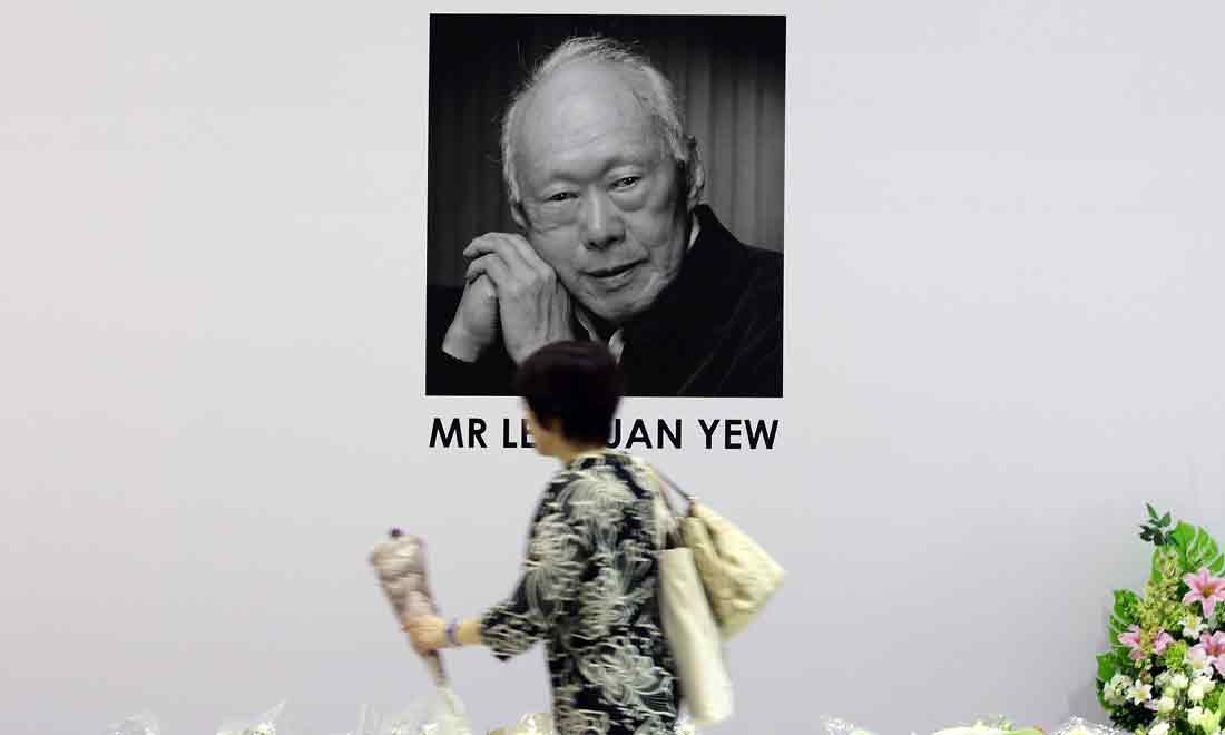 Lee Kuan Yew, il capo di Stato che obbligava i suoi sudditi a sorridere Lee Kuan Yew, il capo di Stato che obbligava i suoi sudditi a sorridere