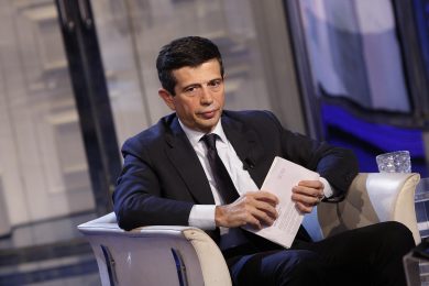 Lupi si dimette