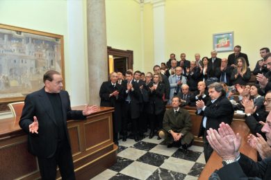 Berlusconi lancia un appello all’unità del partito