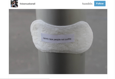 Dalla Germania la campagna femminista a misura di salvaslip