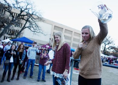 Il Prof. vuole bocciare tutta la classe, ma la scuola lo blocca