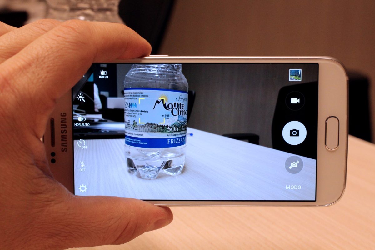 Galleria foto 'iPhone 6, Samsung Galaxy S6, HTC One M9: qual è il migliore?' - foto 7