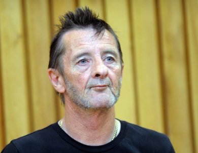 Ac/Dc : Phil Rudd ammette la sua colpevolezza
