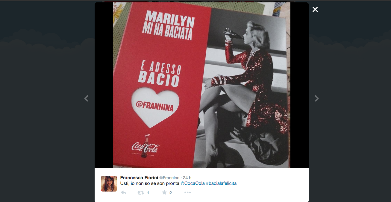 La bottiglietta di Coca Cola compie 100 anni e lo spot è social La bottiglietta di Coca Cola compie 100 anni e lo spot è social