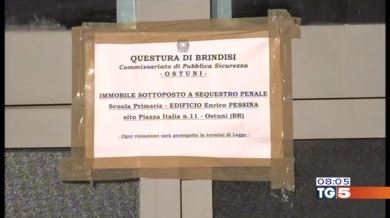 Crollo scuola Ostuni: 5 denunciati