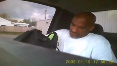 Usa: poliziotto uccide uomo di colore disarmato