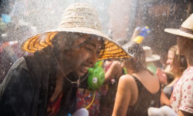 Thailandia, foto dal “capodanno bagnato”