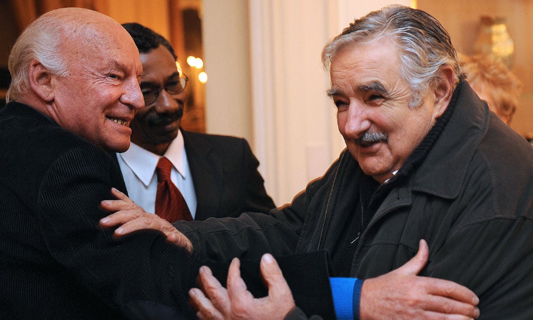 È morto Eduardo Galeano, lo scrittore delle “vene aperte dell’America”