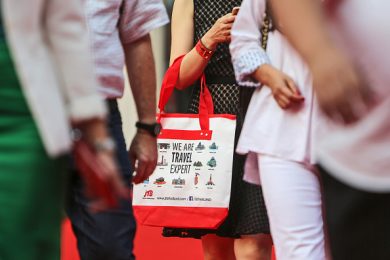 La storia di violenza “per consumismo”